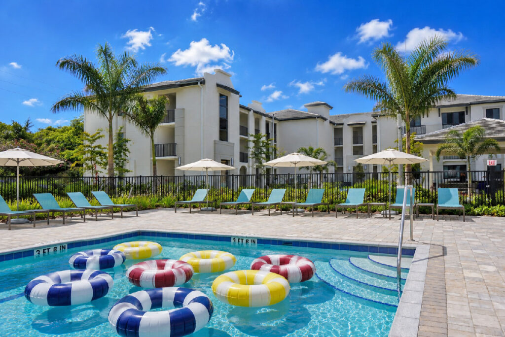 Casa Familia Pool